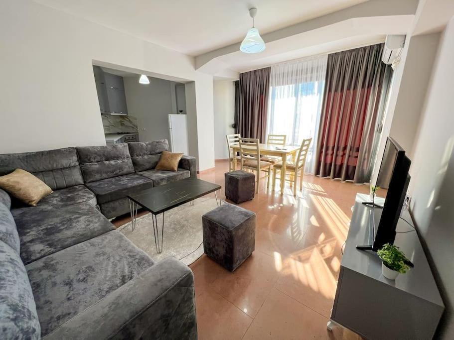 Scanderbeg Square 2Br Apt Тирана Экстерьер фото